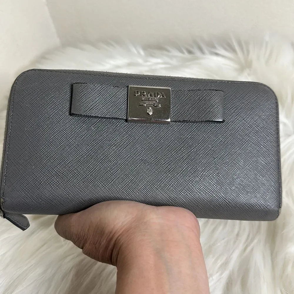 💯Authentic Prada Safiano Zipped Around Long Wallet 🍀